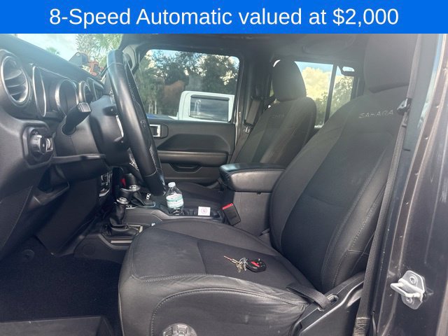 Used 2018 Jeep Wrangler Unlimited Sahara AWD/4WD image 3