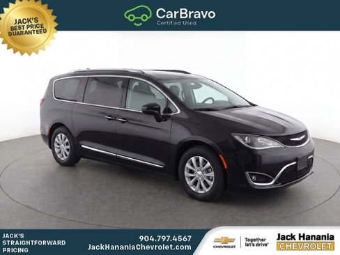 Used 2019 Chrysler Pacifica Touring-L FWD image 1