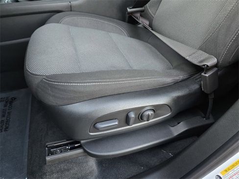 Used 2023 Chevrolet Traverse LT image 14