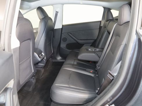 Used 2024 Tesla Model Y Long Range image 47