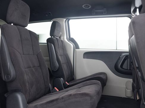Used 2014 Dodge Grand Caravan SE FWD image 31