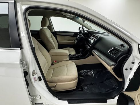 Used 2016 Subaru Outback 2.5i Premium image 14