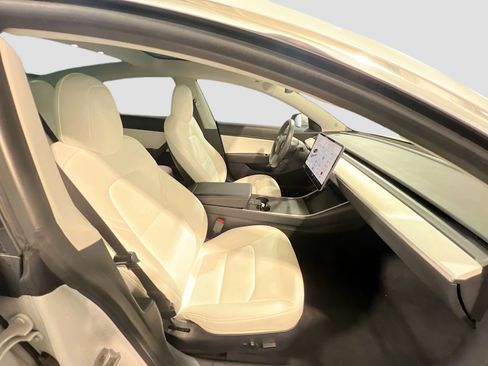 Used 2020 Tesla Model 3 Standard Range Plus image 22