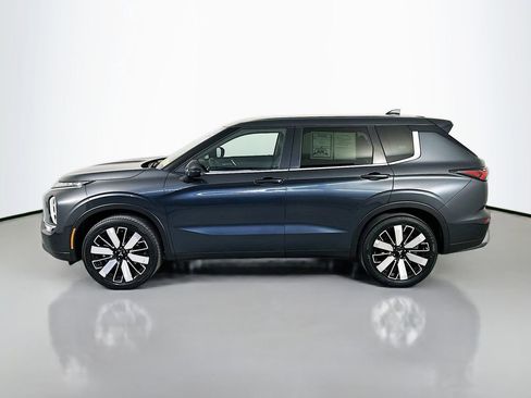 Used 2025 Mitsubishi Outlander SE AWD/4WD image 4