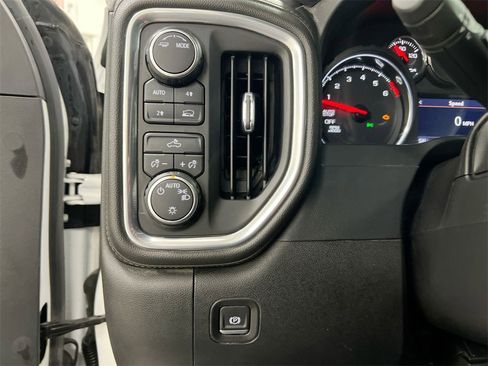 Used 2020 Chevrolet Silverado 1500 LT image 16