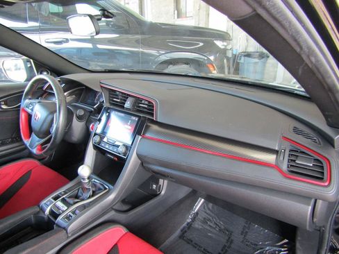 Used 2018 Honda Civic Type R image 10