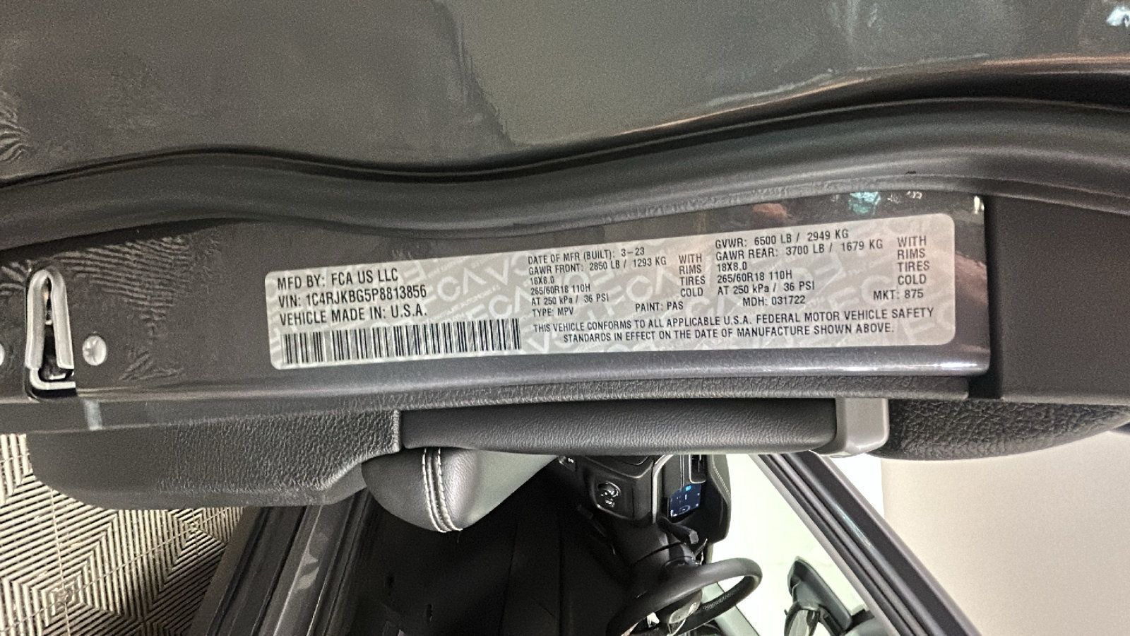 Used 2023 Jeep Grand Cherokee L Limited AWD/4WD image 12
