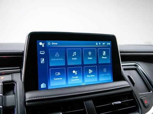 Used 2024 Chevrolet Suburban LT image 28