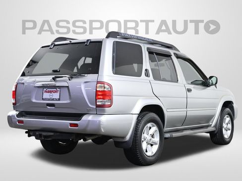 Used 2004 Nissan Pathfinder SE w/ (SRF) SE Sunroof Pkg AWD/4WD image 8