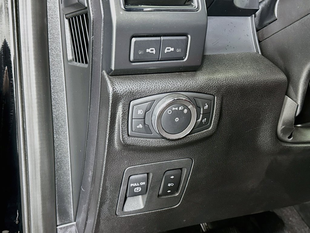 Used 2018 Ford F150 Lariat AWD/4WD image 11