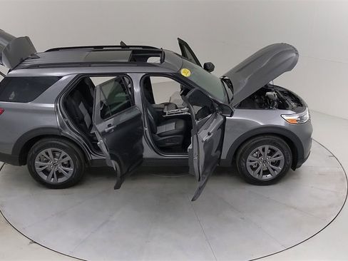 Certified 2022 Ford Explorer XLT w/ Equipment Group 202A image 50