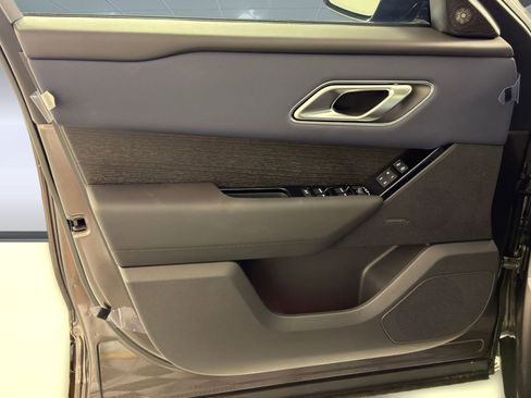 New 2026 Land Rover Range Rover Velar Dynamic SE image 12