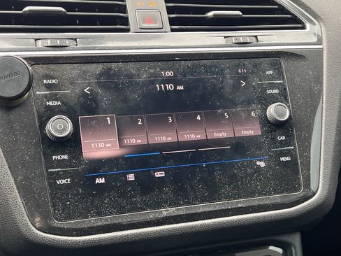 Used 2018 Volkswagen Tiguan SE image 25