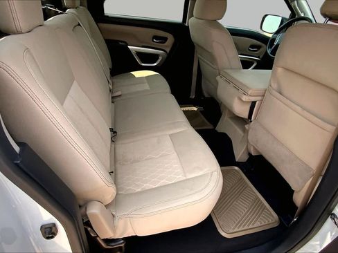 Used 2017 Nissan Titan SV RWD image 19