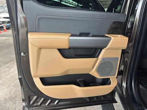 Used 2025 Ford F350 Lariat w/ Lariat Ultimate Package image 13