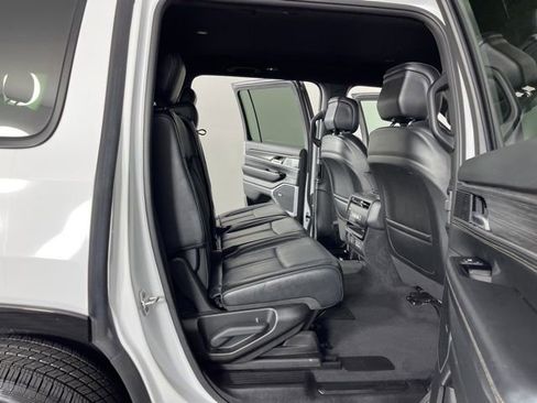 Used 2024 Jeep Wagoneer Series II w/ Flexible Seating Group RWD image 48