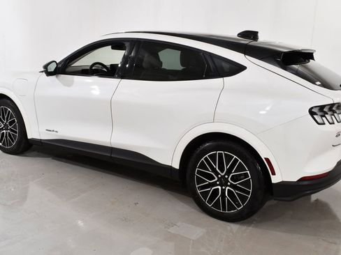 Used 2025 Ford Mustang Mach-E Premium image 15