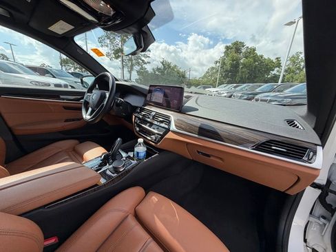 Certified 2023 BMW 530i w/ Convenience Package RWD image 30