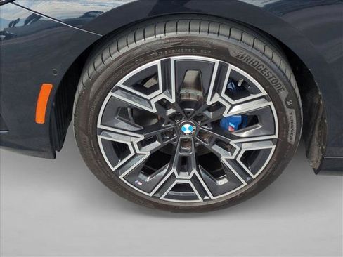 Used 2025 BMW 530i w/ M Sport Package RWD image 25