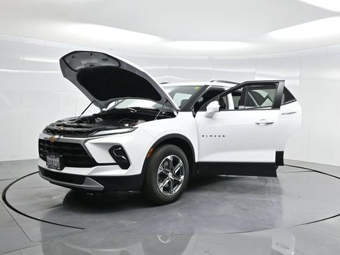 New 2025 Chevrolet Blazer LT w/ Convenience Package FWD image 51