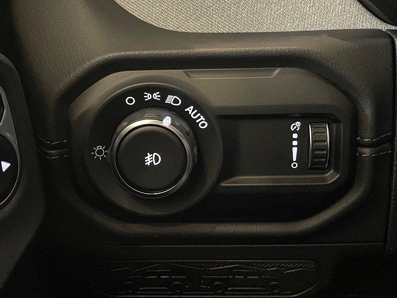 Used 2026 Jeep Wrangler Unlimited Sahara AWD/4WD image 16