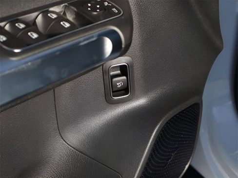 New 2026 Mercedes-Benz GLB 250 4MATIC image 28