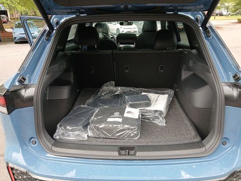 New 2025 Volkswagen Tiguan SE R-Line image 22