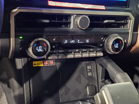 New 2026 Toyota 4Runner Limited AWD/4WD image 19