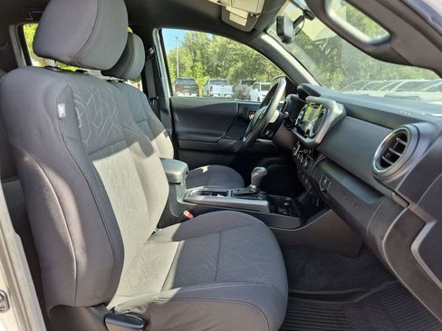 Used 2017 Toyota Tacoma TRD Sport w/ Tow Package (A/T) AWD/4WD image 38