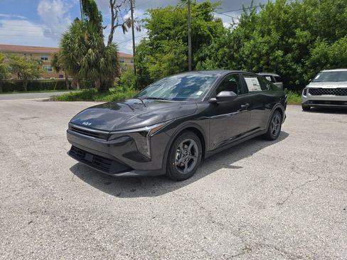 New 2026 Kia K4 FWD image 4