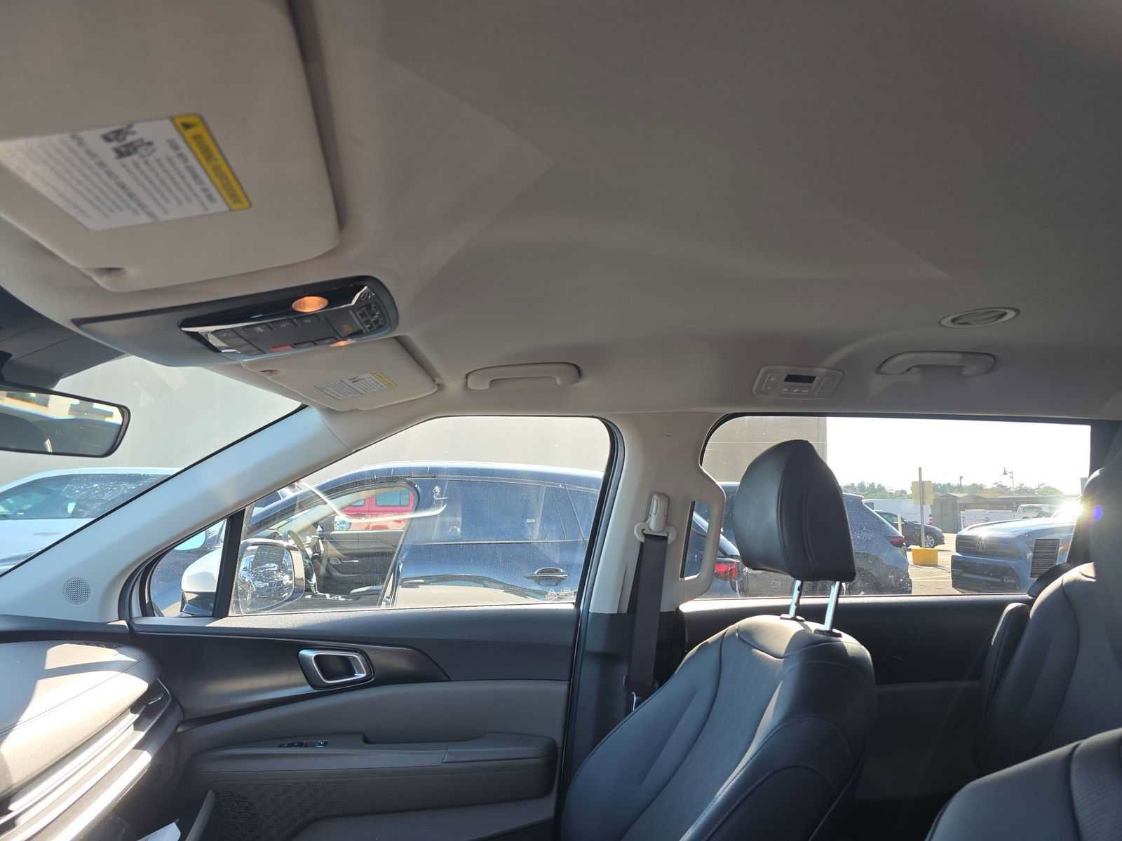 Used 2026 Kia Carnival FWD image 10