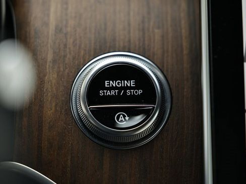 Used 2023 Mercedes-Benz GLC 300 4MATIC image 39