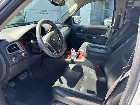 Used 2013 Chevrolet Tahoe LTZ AWD/4WD image 6