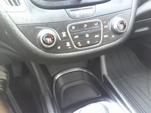 Used 2023 Chevrolet Malibu LT image 27