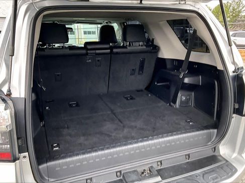 Used 2016 Toyota 4Runner SR5 Premium image 31