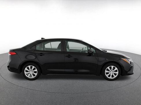 Used 2025 Toyota Corolla LE FWD image 14