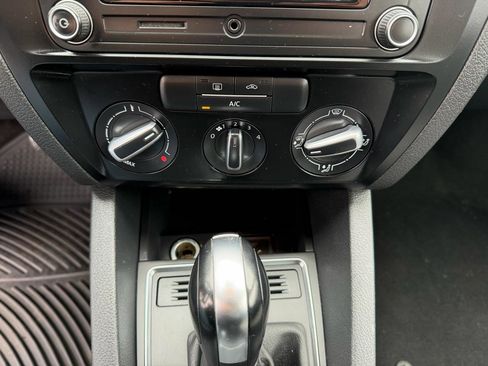 Used 2017 Volkswagen Jetta S image 15