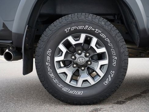 Used 2019 Toyota Tacoma TRD Off-Road image 31