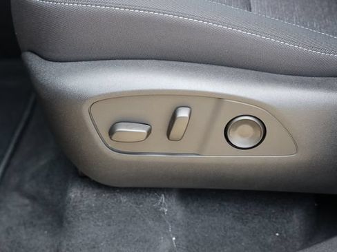 New 2026 Chevrolet Traverse LT w/ Driver Confidence Package FWD image 15