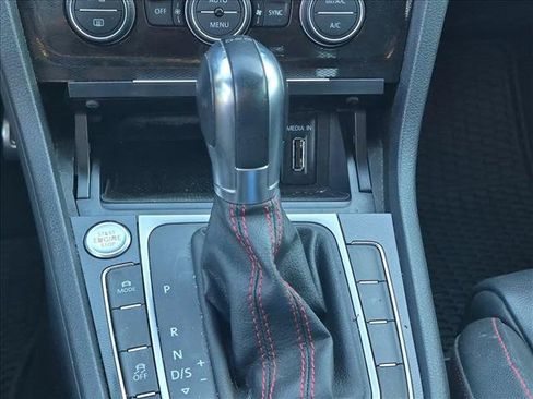 Used 2015 Volkswagen GTI 4-Door FWD image 9