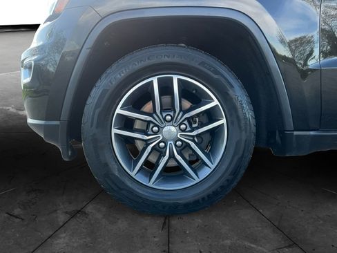 Used 2018 Jeep Grand Cherokee Limited w/ Luxury Group II AWD/4WD image 15