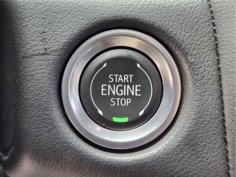 Used 2024 GMC Yukon AT4 w/ Technology Package AWD/4WD image 19