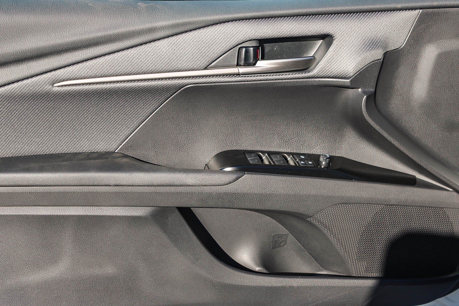 New 2026 Toyota Camry SE FWD image 23