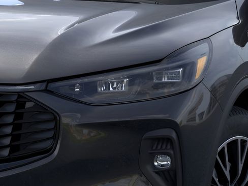 New 2025 Ford Escape SE w/ PHEV Premium Package image 18
