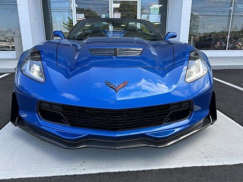 Used 2015 Chevrolet Corvette Z06 w/ 3LZ Preferred Equipment Group image 2