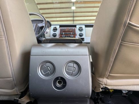 Used 2010 Ford F150 Lariat image 3