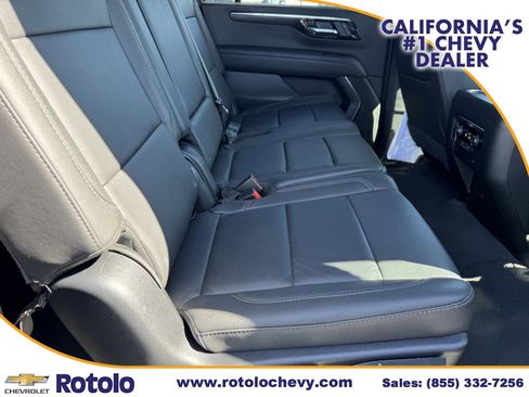 Used 2025 Chevrolet Suburban Z71 image 10