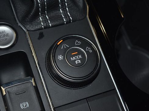 Certified 2023 Volkswagen Atlas SE image 15