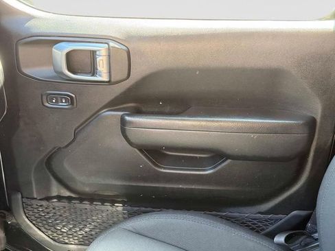 Used 2022 Jeep Gladiator Sport AWD/4WD image 19