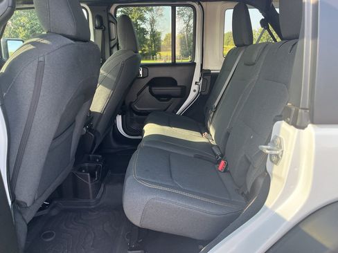 Used 2026 Jeep Wrangler Unlimited Sport AWD/4WD image 18